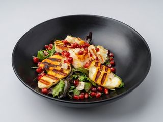 Salată cu Halloumi
