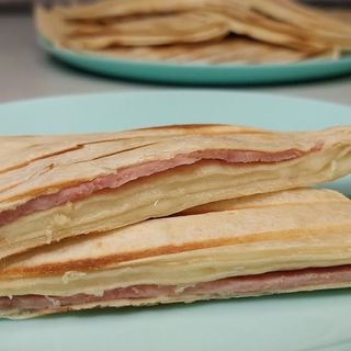 Sandwich cu snitel 250g
