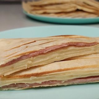 Sandwich cu sunca 220g