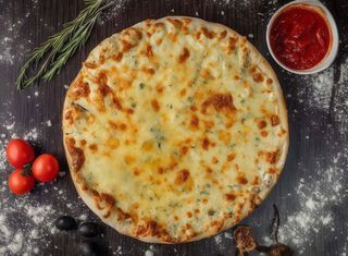 Pizza Quattro Formaggi Ø 50m