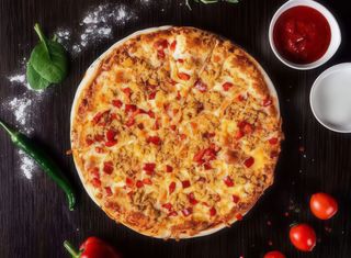 Pizza specialitatea bucatarului Ø 32cm