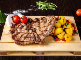 Ceafa de porc la gratar