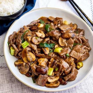 BEEF MUSHROOM WITH OYSTER SAUCE