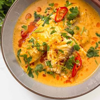 STIR FRY FISH RED CURRY