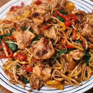 CHICKEN NOODLES
