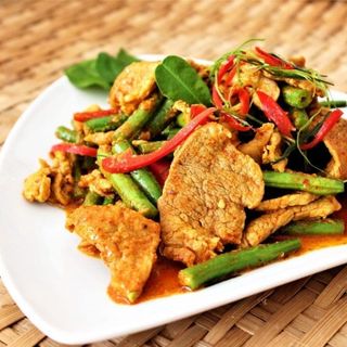STIR FRY RED CURRY PORK