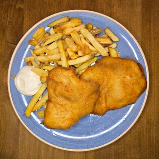 Șnițel de curcan pane cu cartofi prăjiți 150g/200g