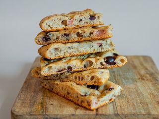 Focaccia cu rosii