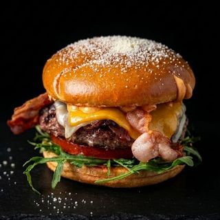 Black Angus Umami Burger 730g.MENIU cartofi sos suc