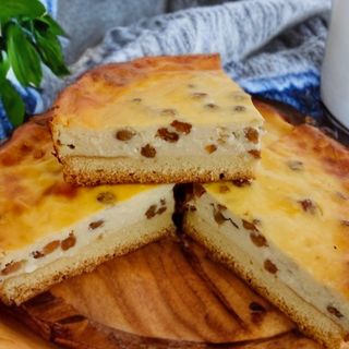 Pască cu brânză şi stafide