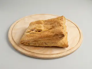 Placinta cu branza slab sarata