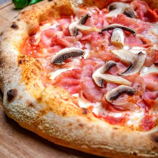 Pizza East Side (Prosciutto Funghi) Ø32cm