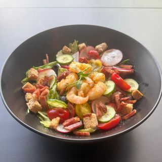 Salată Creveți & Bacon