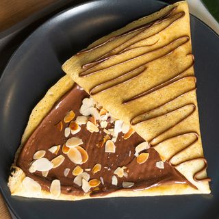 Crepes cu Nutella  si fulgi de migdale