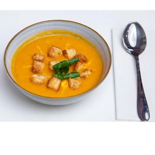 Supă cremă de legume cu crutoane