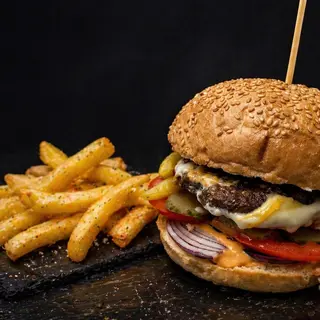 MENIU CHEESE BURGER DE VITA +CARTOFI