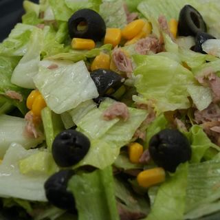 Salată cu ton