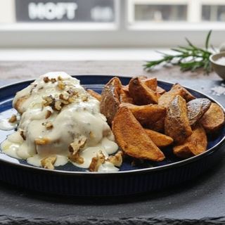 Piept de pui in sos gorgonzola