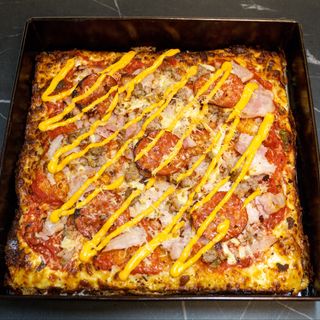 Pizza Piggy Blinderz