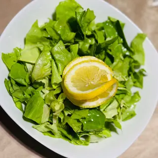 Salată verde cu lămâie