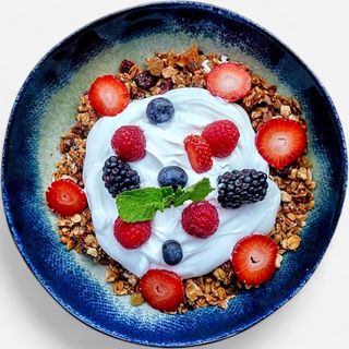 Granola yogurt