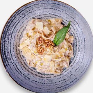 Pappardelle cu burrata, trufe si nuci