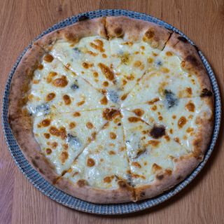 Pizza Quattro Formaggi Ø32cm