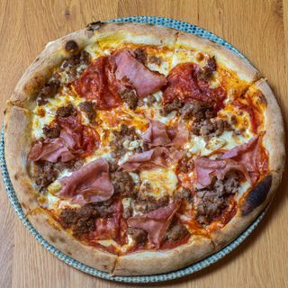 Pizza Quattro Carni Ø32cm