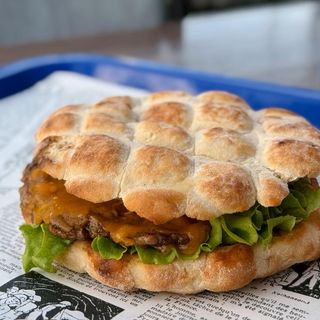 Sandwich cu Salsiccia