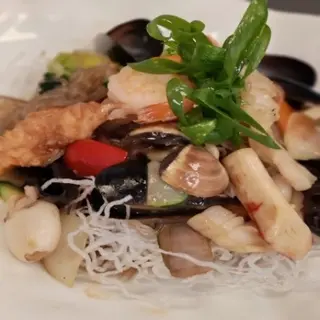 Fidea de orez înăbușită cu fructe de mare 海鲜绘粉丝