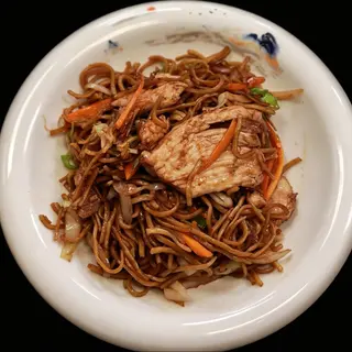 Spaghete cu Pui鸡肉炒面