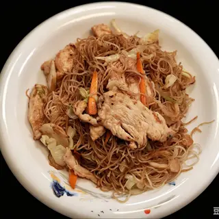Tăiței de Orez cu Pui鸡肉炒粉干