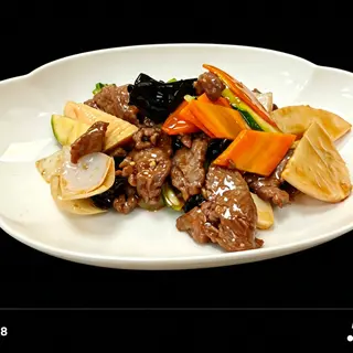 Vita cu legume diverse 什锦牛肉