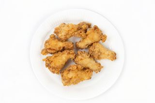 7 wings + 1 cartofi