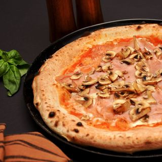 Pizza Prosciutto Funghi + sos la alegere Ø32cm