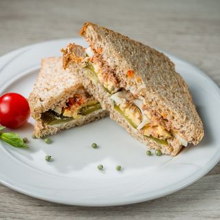 Tuna sandwich