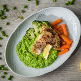 File de Șalău cu Piure de Mazăre, Broccoli și Morcovi Baby