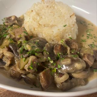 Stroganoff de vita cu orez copt -390gr.