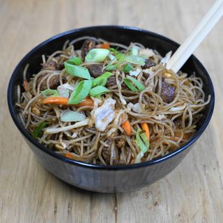 Noodles cu vită
