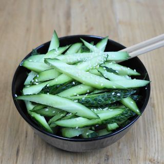 Salata de castraveti cu usturoi