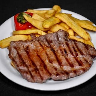 Ceafa de porc cu cartofi
