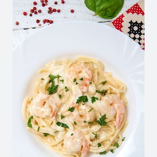 Paste cu creveti in sos alb