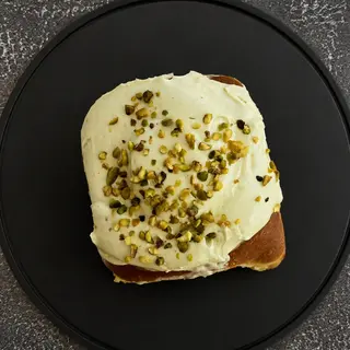 Cinnamon Roll Fistic