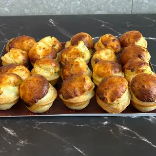 Miniquiche cu branza si marar