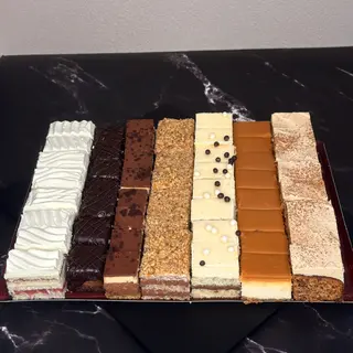 Miniprajituri asortate Platou 12-15 Persoane