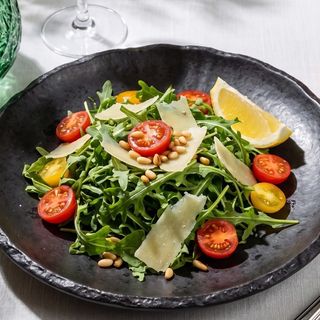 Salata mixta cu verdeturi