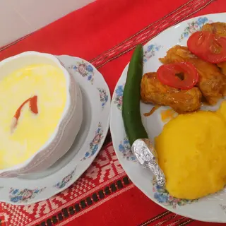 CIORBA de burta/ SARMALE CU MAMALIGUTA SI ARDEI IUTE, TARTA CU FRUCTE