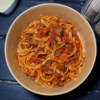 Al'Arrabbiata cu Chorizo