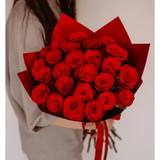 Buchet de flori Roșu de Poveste