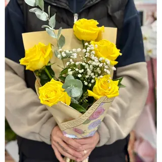 Buchet 5 trandafiri galbeni